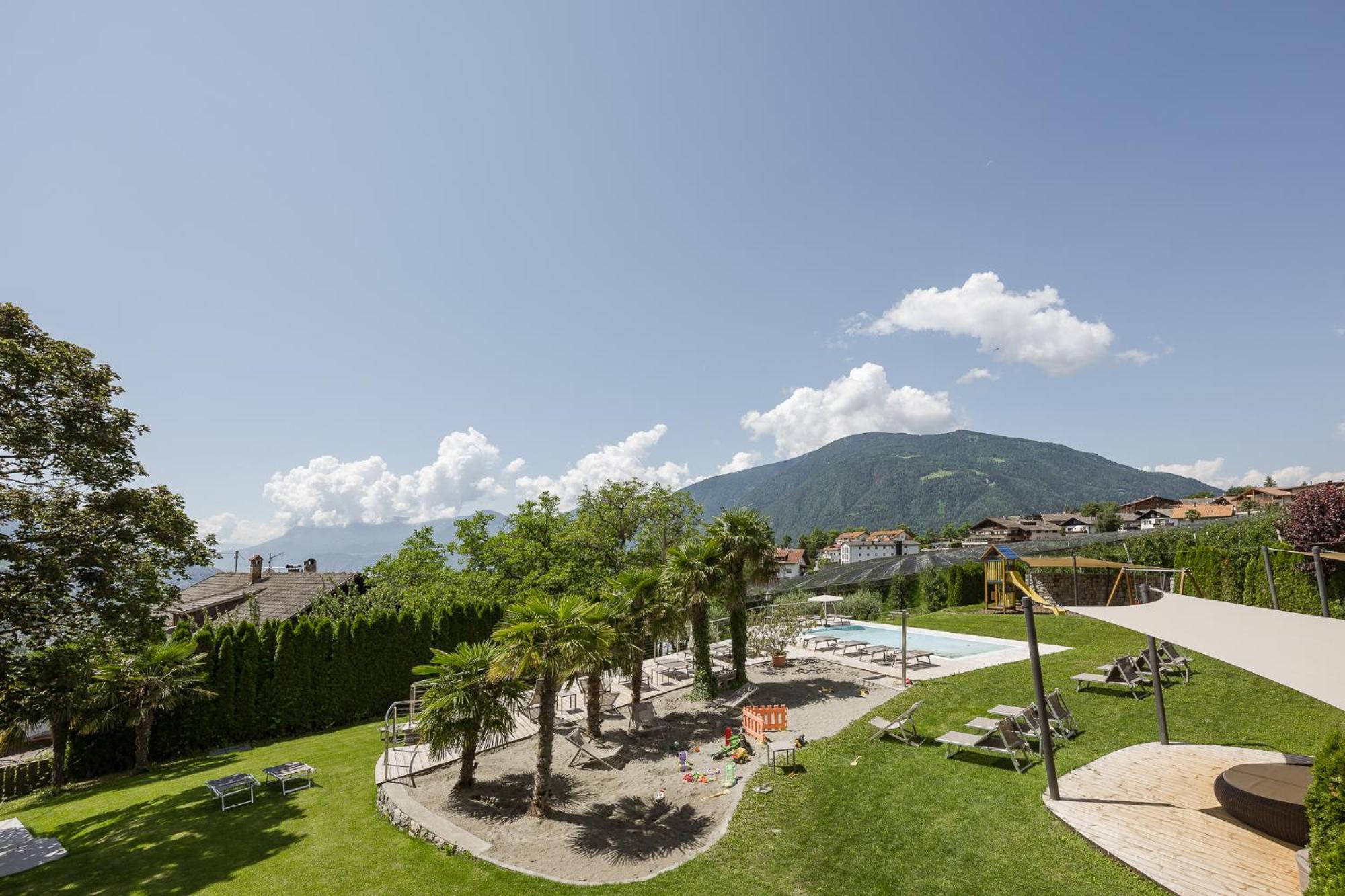 Landsitz Stroblhof Hotel Tirolo Exterior photo